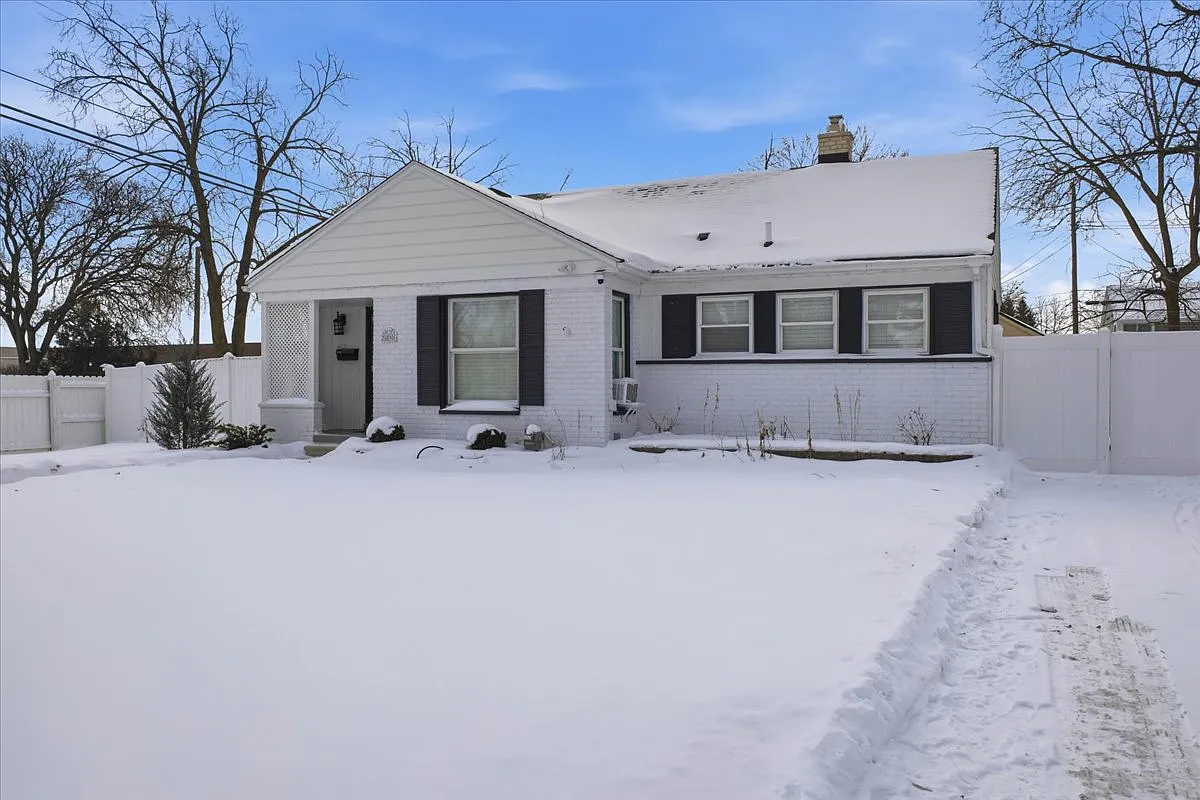 Building Photo - 2896 Dorchester Rd