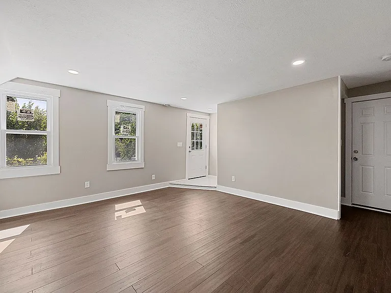 529 Spruce St — Photo 5