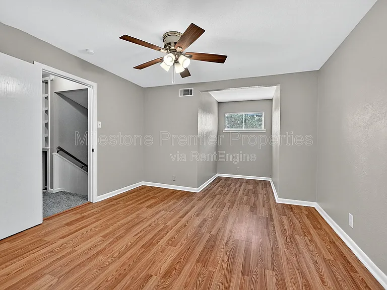 105 E Ford St — Photo 15