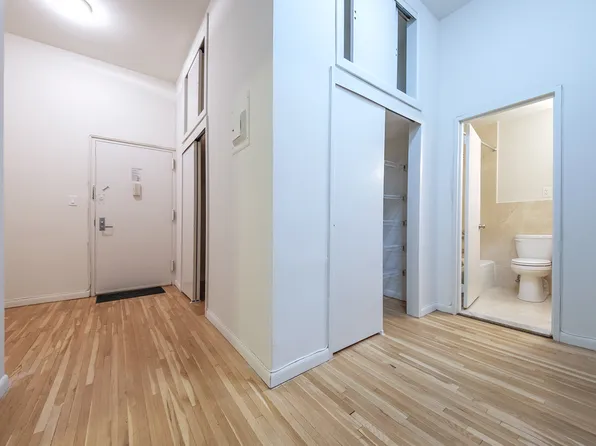 48 West 68th Street image 6 of 8