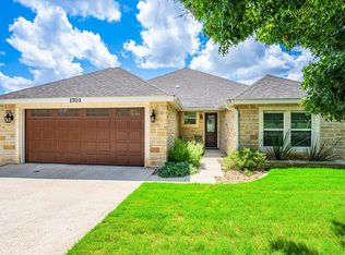 1703 Valencia Dr N, Kerrville, TX 78028