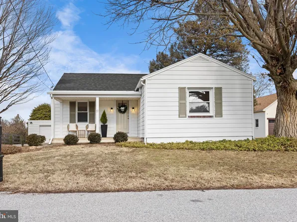 11 Batt Ave, Willow Street, PA 17584