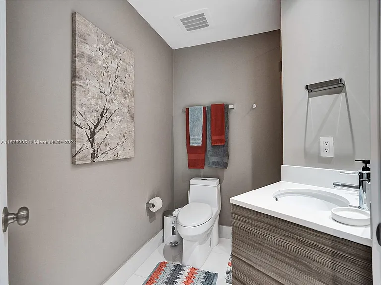 121 NE 34th St #1801 — Photo 56
