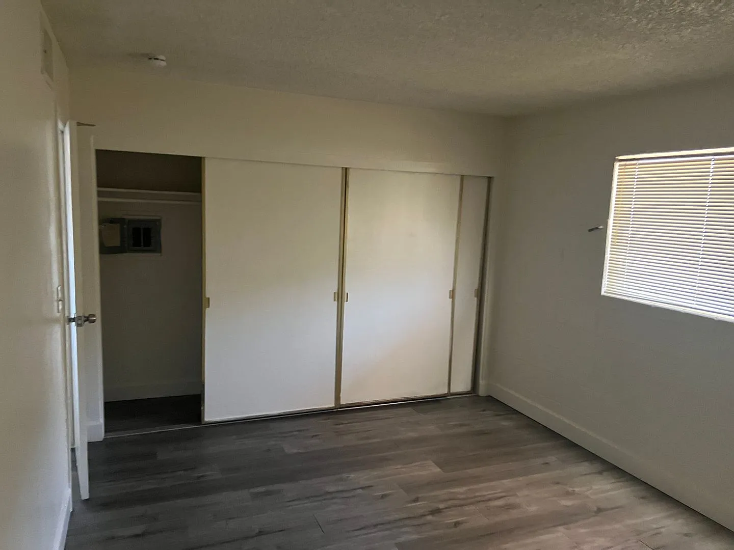 2 Bedroom 1 Bath In Central Las Vegas — Photo 4