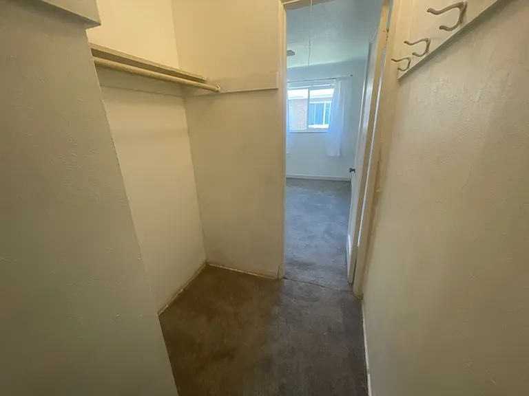 1428 Clinton St — Photo 16