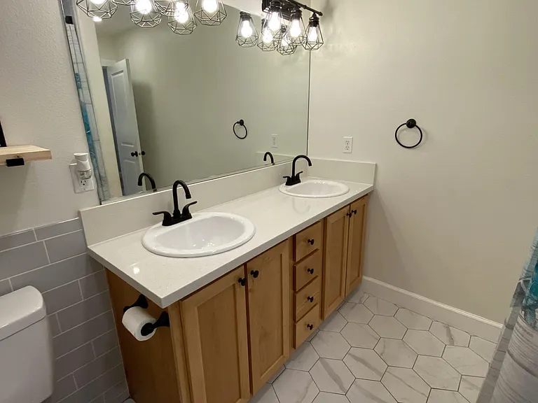 1055 Charlie Ave — Photo 23