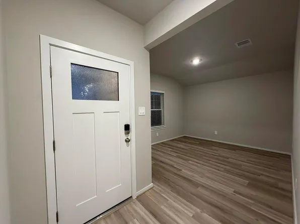 7722 Beaufort Ln, Baytown, TX 77523