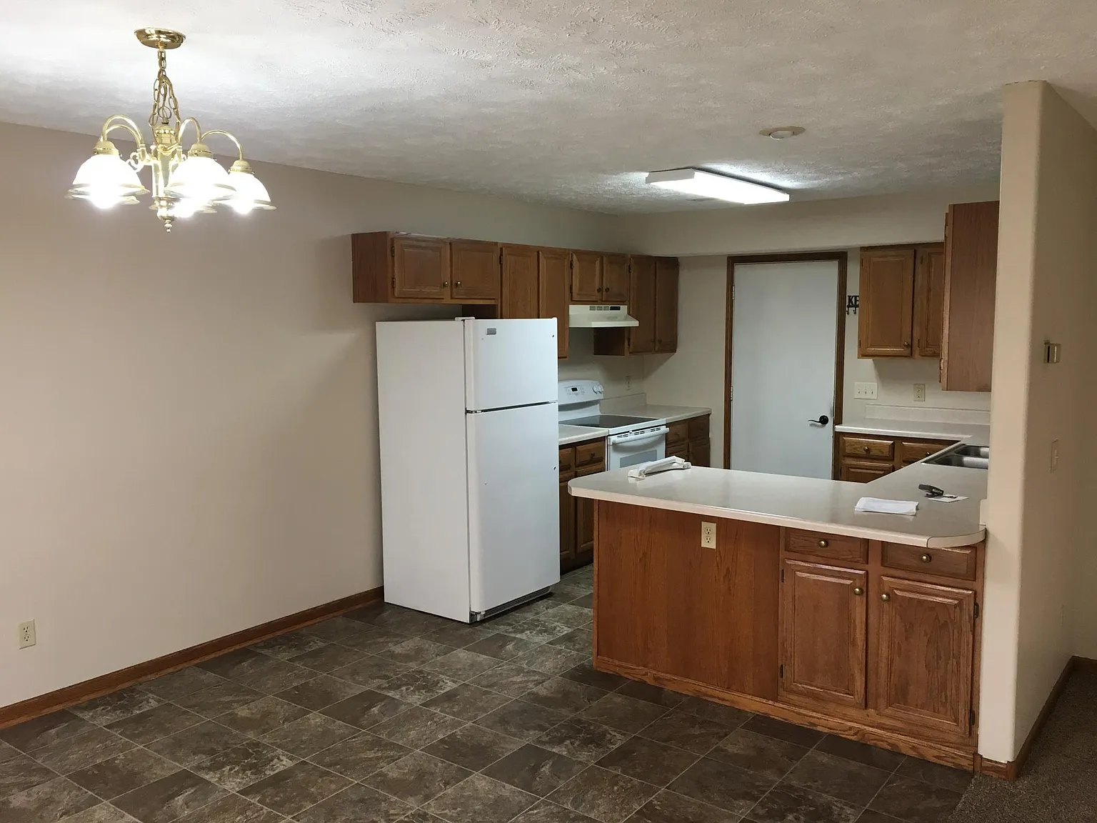 3 bed, 2.5 bath, $1,550 — Photo 4