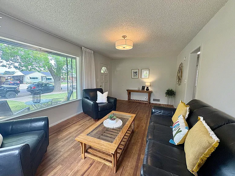 66 N 1150 W — Photo 32