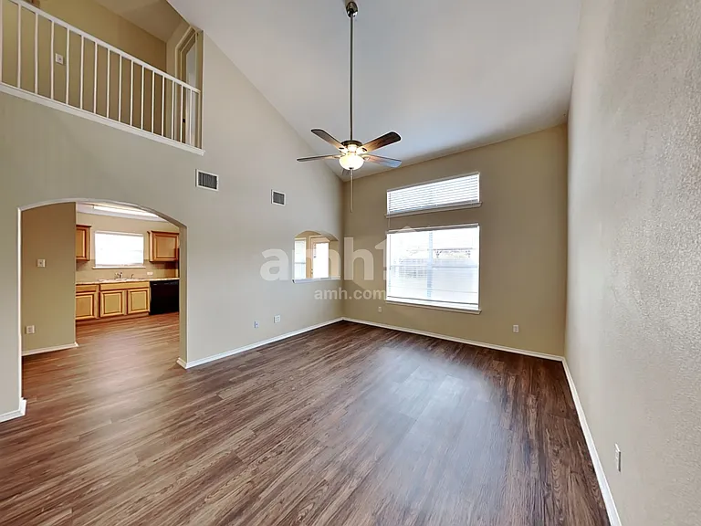 1011 Aiken Dr — Photo 6
