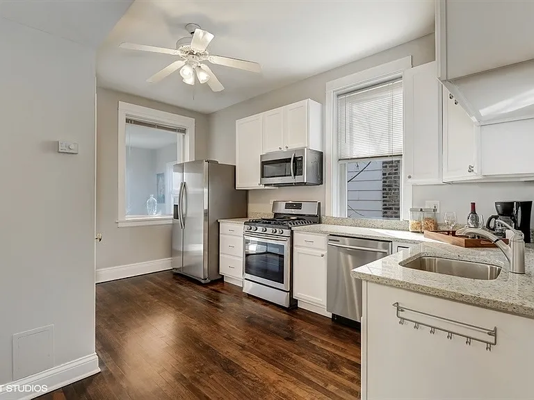 1315 W Eddy St #2 — Photo 2