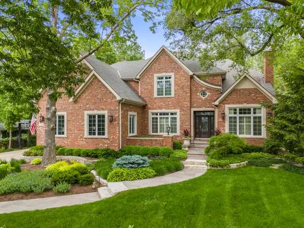 1046 Sylvan Cir, Naperville, IL 60540