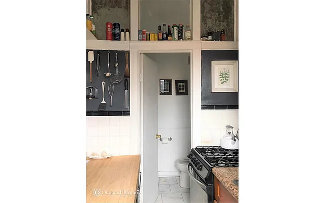 Rented by Douglas Elliman | media 19