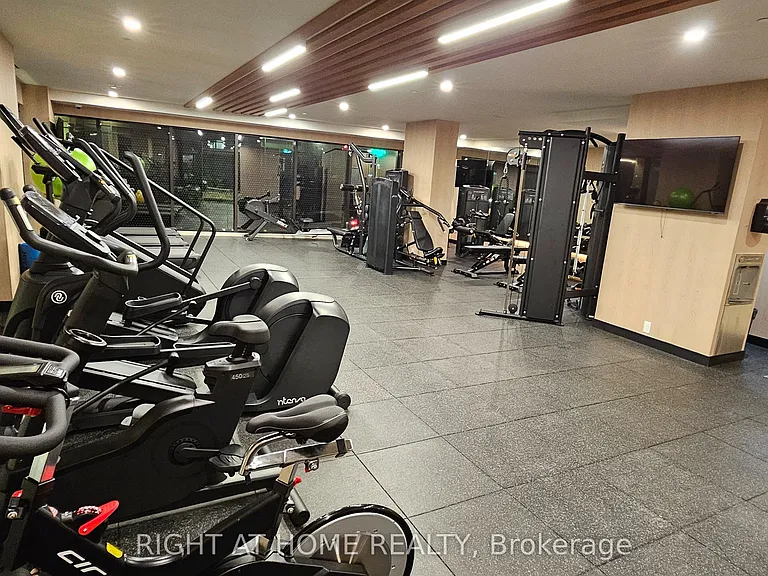1660 Bloor St W #418 — Photo 10