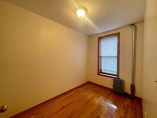 4th image of 106 Mulberry St APT 27