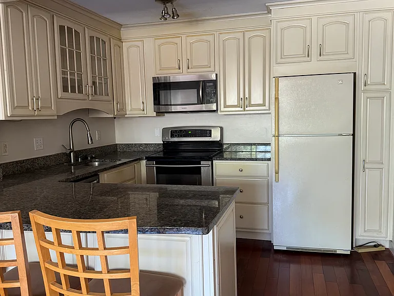 1323 Worcester Rd — Photo 4