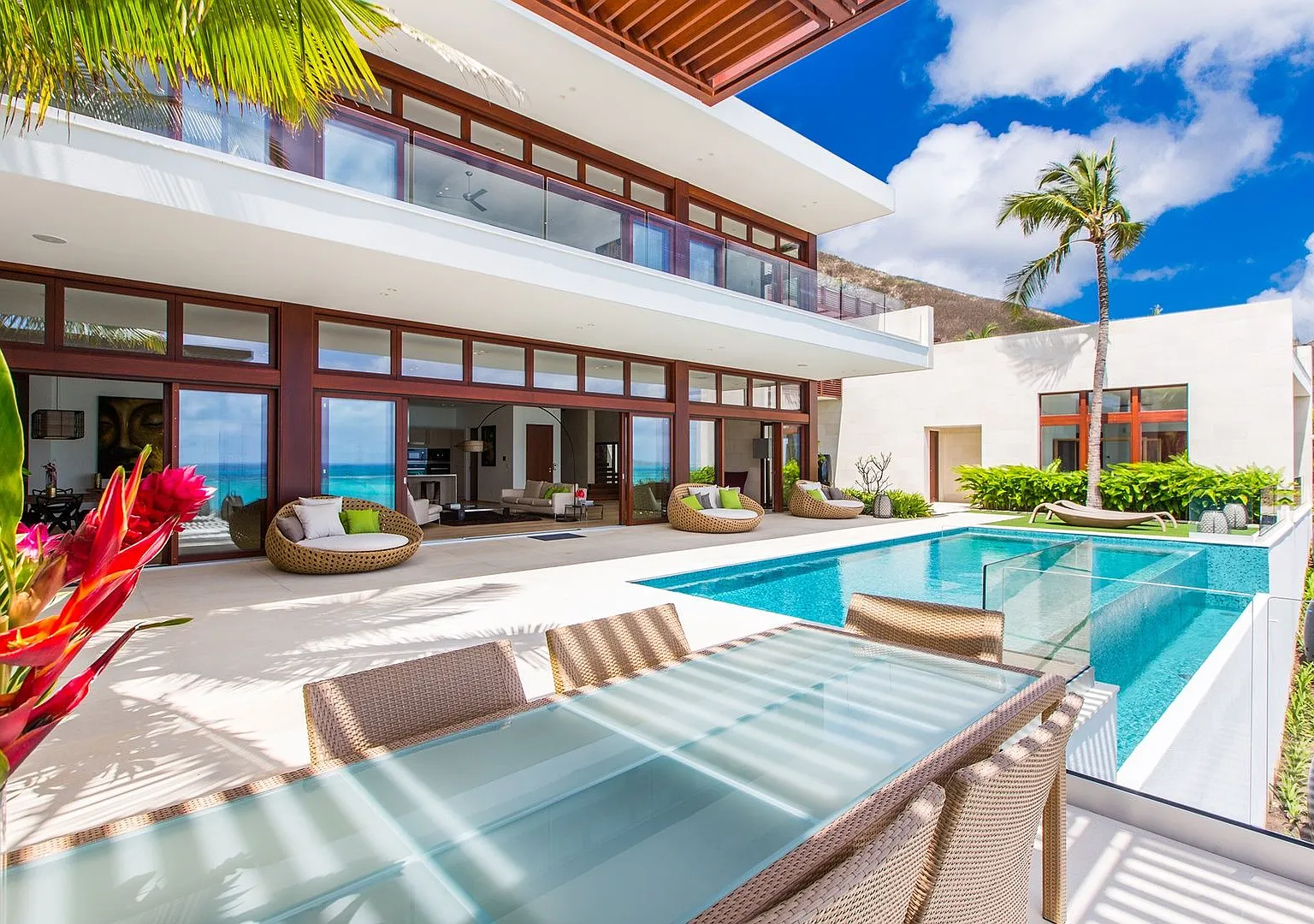 Lavish Oceanview Estate w/ Pool, Spa, AC & Mokulua Isle Views: Lanikai Hillside — Photo 2