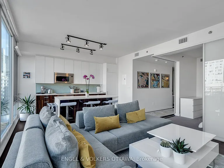 300 Lisgar St #701 — Photo 9