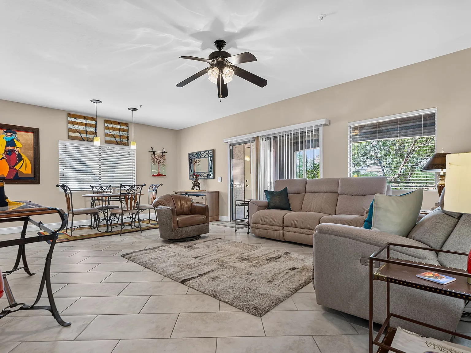 2 bed, 1298 sqft, $4,100 — Photo 3