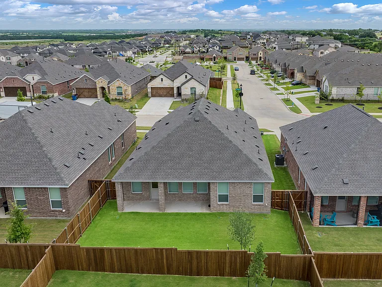 2500 Conroe Rd — Photo 22