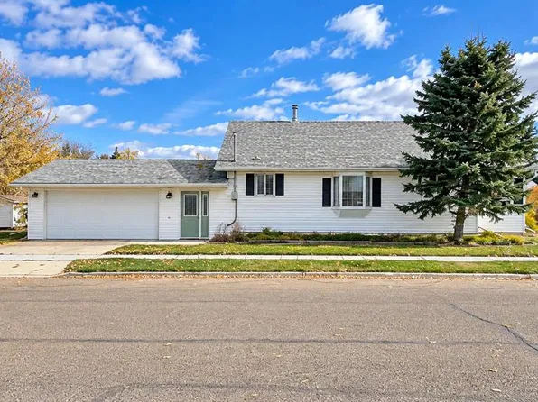 320 S 4th Ave W, Hanna, AB T0J 1P0