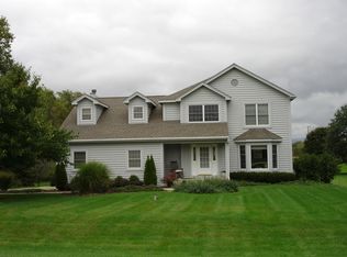 8N887 Hopps Rd, Elgin, IL 60124