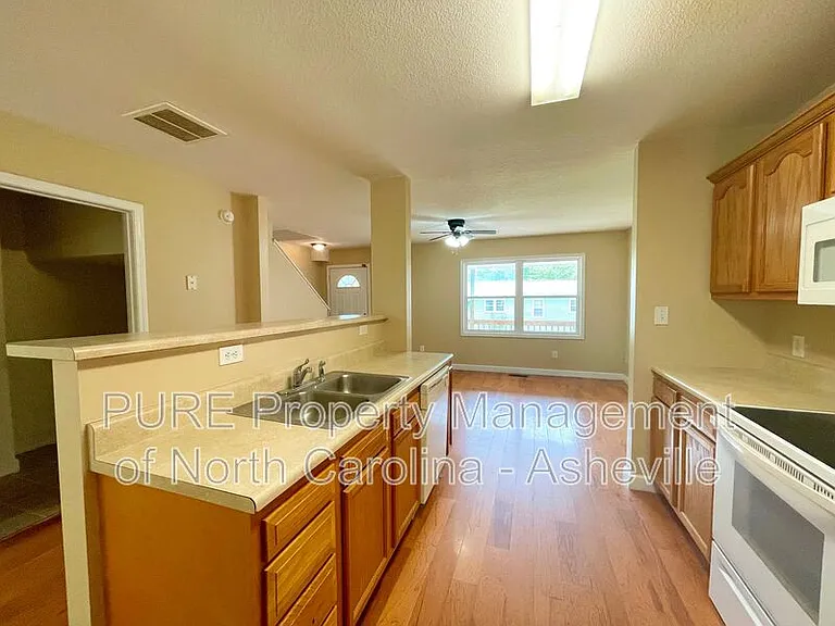113 East St #B — Photo 5