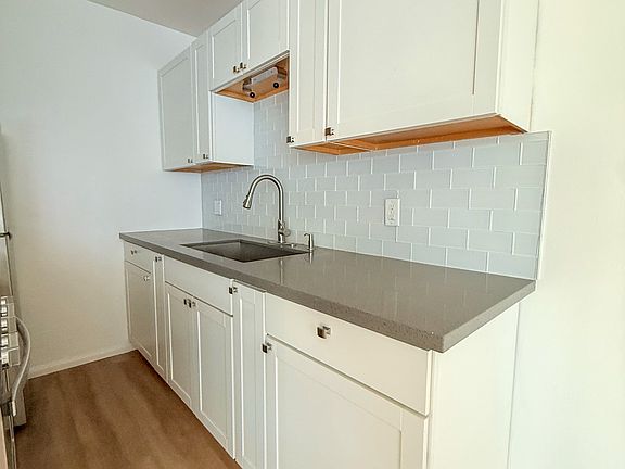 2nd image of 445 Cedar Ave APT 10