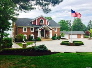 6132 Old Lake Shore Rd, Lake View, NY 14085