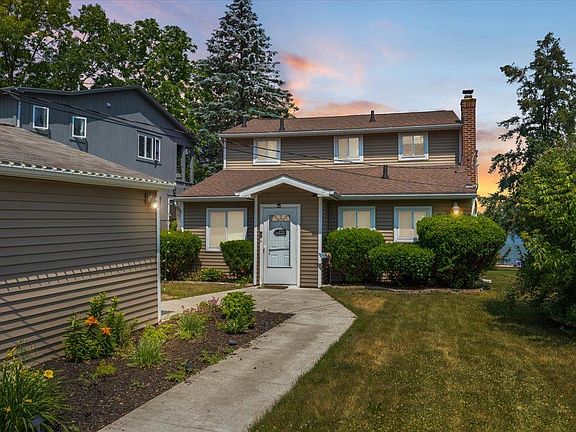 2nd image of 4500 Island Park Dr
