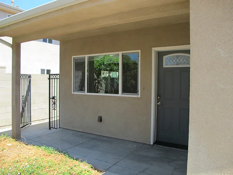 7542 Denny Ave — Photo 3