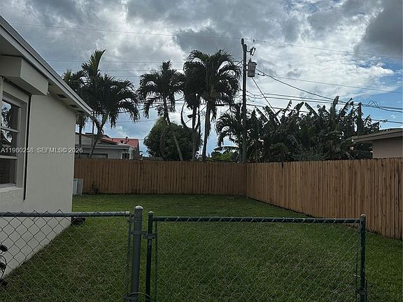 3rd image of 7540 SW 37th St