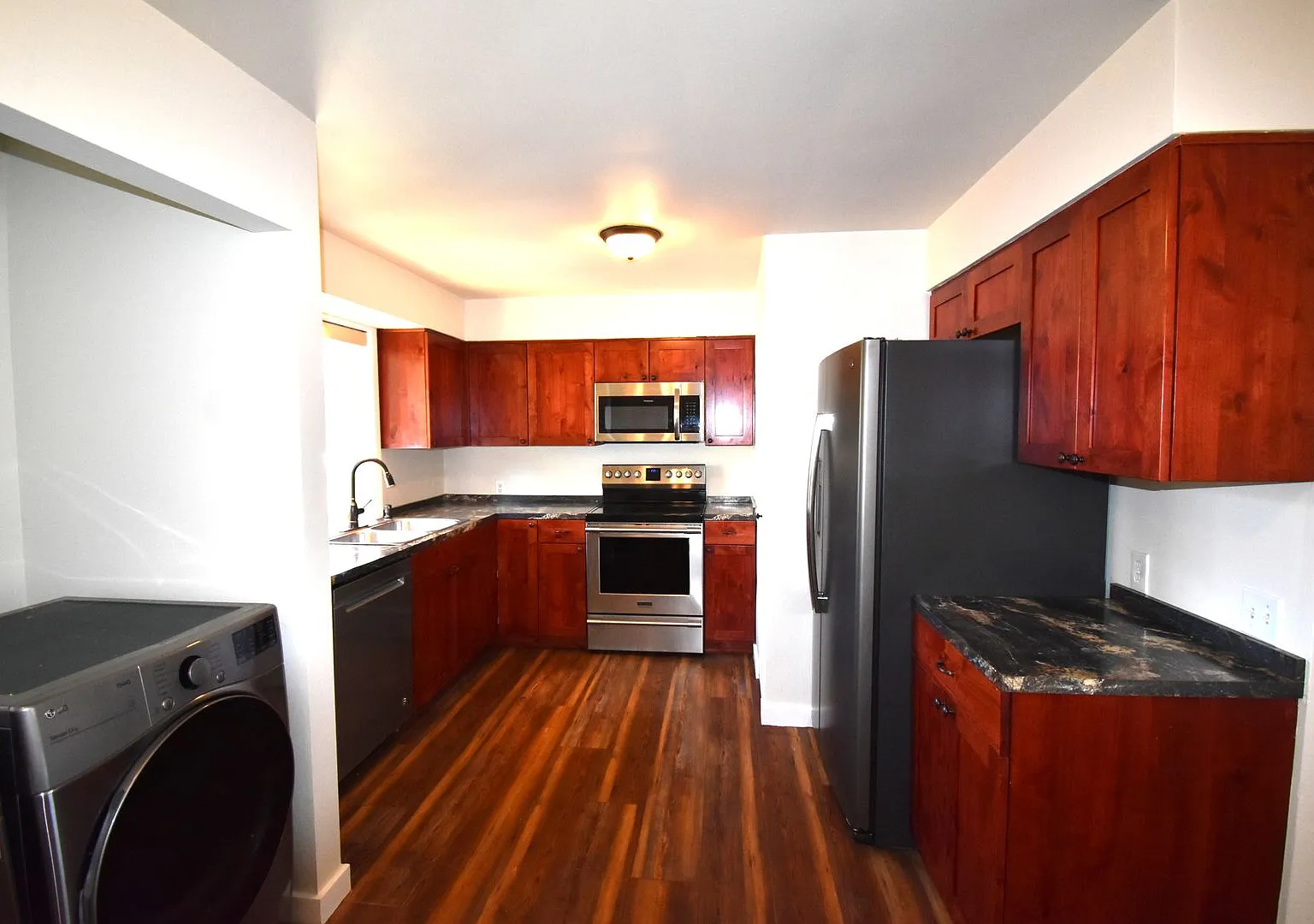 1174 & 1178 Hiatt St. — Photo 1