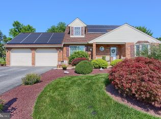 20 Carriage Dr, Wernersville, PA 19565