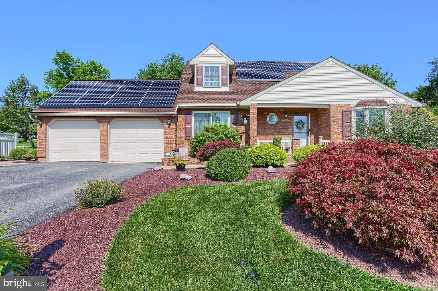 20 Carriage Dr photo 1