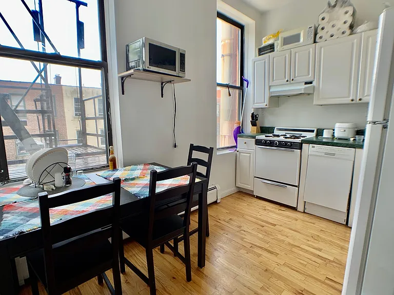 912 Washington St #2 — Photo 3