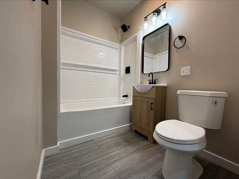 1333 Elm St #1 — Photo 1