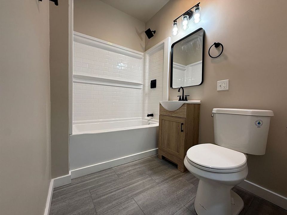 1st image of 1333 Elm St #1