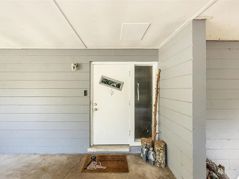 749 NW 34th St — Photo 8
