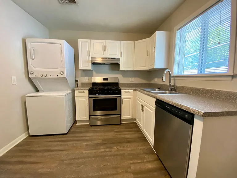 Oak Pointe Apartments — Photo 23