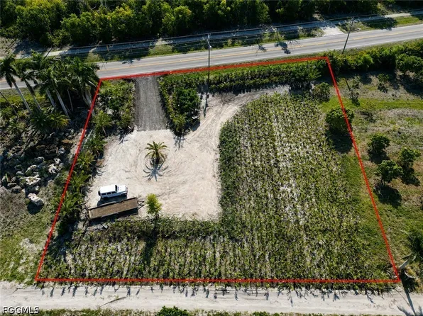 11851 Stringfellow Rd, Bokeelia, FL 33922