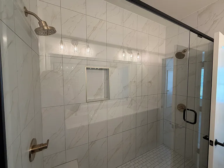 1015 Carter Ave — Photo 14