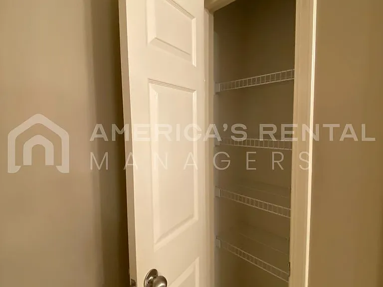 4230 Lochshire Ln — Photo 23
