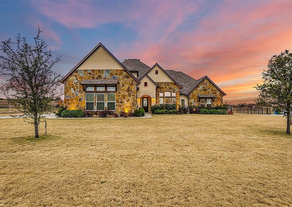 1st image of 168 Bearclaw Cir
