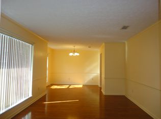 302 Quail Run Dr, Hinesville, GA 31313