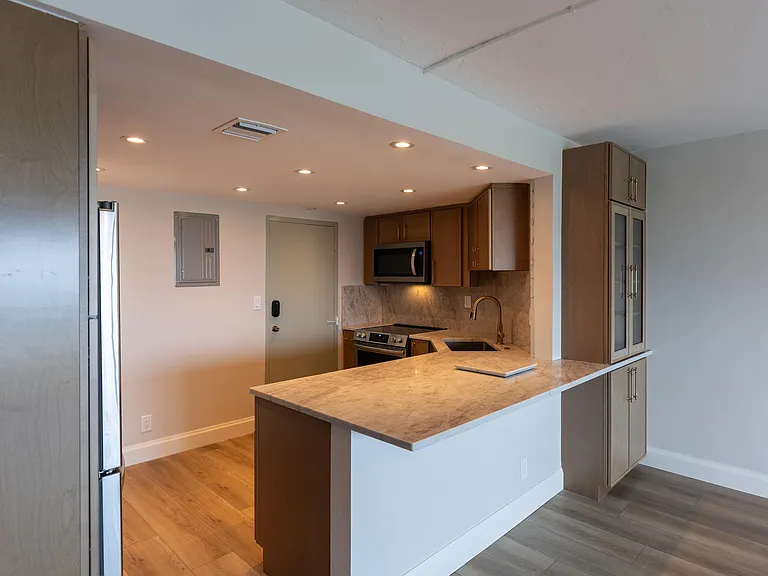 2100 S Ocean Dr #16H — Photo 10