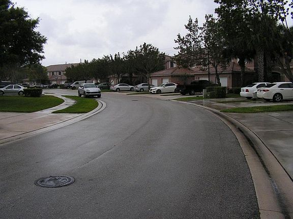 4th image of 4916 Pinemore Ln Unit 4916