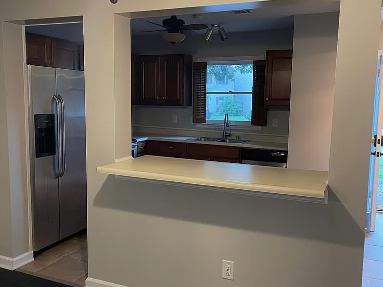 1408 Deer Lake Cir — Photo 4