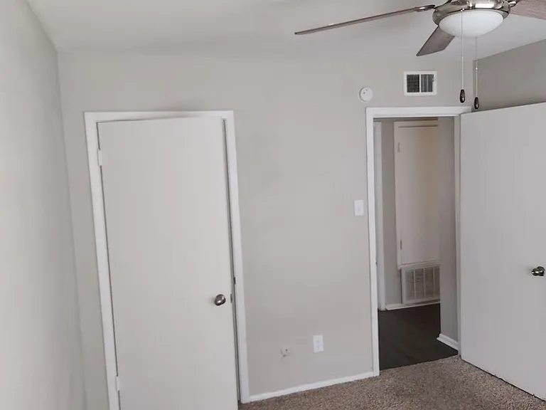 Casa Del Rey Apartments — Photo 24