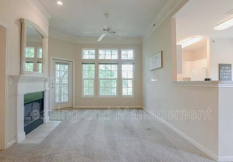 1035 Telfair Way — Photo 3